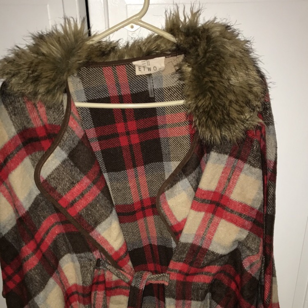 Boutique poncho w/ detachable fur collar